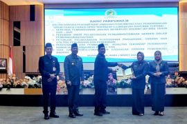 Bupati Barut jawab pemandangan umum fraksi DPRD atas lima raperda