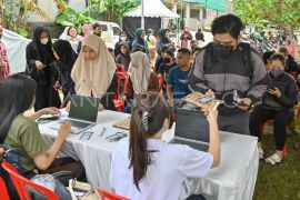 Tukar uang pecahan kecil jelang lebaran