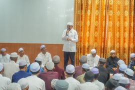 Ketua DPRD Kalsel buka bersama ribuan warga di kampung halaman