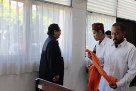 Dua pelaku vandalisme pos polisi di Bali disidang
