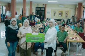 Lemonilo-Gaabor salurkan donasi dan buka puasa bersama lansia