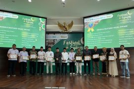 HUB UMK PLN UIW Babel raih penghargaan fasilitator sertifikasi halal dari LPPOM MUI