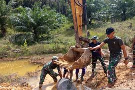 Pengerjaan infrastruktur jalan di Desa Penutuk masuk tahap finishing