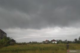 BBMKG ingatkan ada gelombang hingga 5 meter di perairan selatan Bali