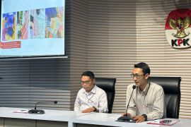 KPK: Suami-anak Fadia Arafiq menerima uang korupsi hingga Rp13,7 M