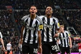 Kejutan di Premier League: Newcastle 10 Pemain Bungkam Manchester United 2-1