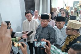 Gubernur Babel salurkan paket sembako bantu warga Belitung