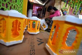 Raih cuan! Perajin pernak-pernik Ramadhan hasilkan omzet Rp50 juta tiap minggunya