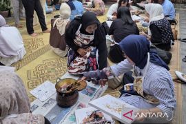 Puluhan influencer ikut lestarikan budaya membatik di Solo
