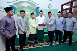 ASN Banyuwangi wakafkan ribuan Al Quran peringati Nuzulul Quran