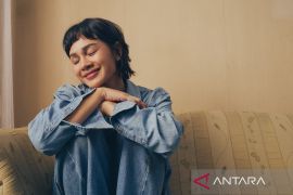 Andien hadirkan kisah personal dalam lagu "Manusia Favorit"