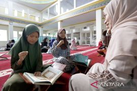 Sekolah Ramadhan Inklusif ajarkan Al Quran isyaratkepada tunarungu