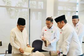 Sinar Mas wakafkan Al Quran lewat Dewan Masjid Indonesia