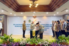 Gubernur Luthfi Lantik pengurus baru Bank Jateng