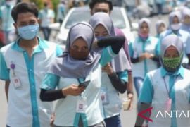 Bupati Karawang minta perusahaan bayar THR secara penuh