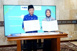 BCA Syariah dan Masjid Istiqlal tandatangani MOU untuk perkuat literasi keuangan syariah
