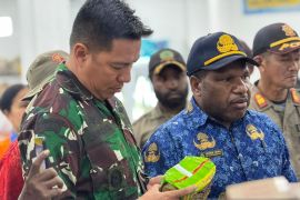 Kodim 1702/Jayawijaya dukung operasi pasar pemda jelang Lebaran