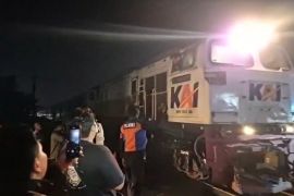 Perjalanan KA Blambangan Ekspres terganggu akibat lokomotif tertemper truk