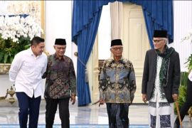 Pengamat: Seskab Teddy jalankan peran mediator kebijakan Presiden