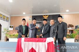 DPRD-Sigi sahkan perda pengelolaan aset dan pembentukan kecamatan baru