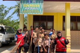 PMI salurkan alat kebersihan untuk sekolah terdampak banjir di Aceh Tamiang