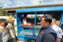 Satpol PP Jakbar gencar tertibkan "Pak Ogah" di Gropet