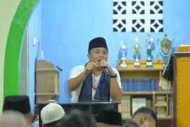 Safari Ramadan di Mentawai, Wagub Sumbar serahkan bantuan dan tekankan percepatan pembangunan