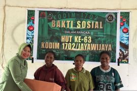 Persit Kodim 1702/Jayawijaya salurkan bantuan bahan pokok ke Panti Asuhan Taruna