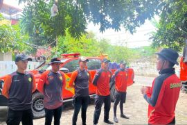 Basarnas cari warga hilang saat jaring ikan di Sungai Way Sekampung