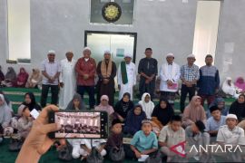 Jamaah Haji Kloter 19 Padangsidimpuan gelar pengajian dan santuni 45 anak yatim
