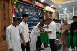BPN Papua Barat santuni anak yatim di Manokwari saat buka puasa bersama