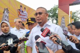 Wakil Ketua Komisi VI DPR lepas 250 bus mudik gratis ke Sumbar
