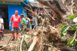 Bupati Situbondo: Dua warga dilaporkan hilang terseret banjir