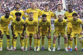 Lecce keluar dari zona degradasi