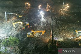Longsor sampah di Bantargebang, korban tewas bertambah jadi 4 orang