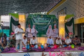 Bupati HST ajak warga Pandawan perkuat keimanan di momen Ramadhan