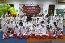 Rotary Club Surabaya Kaliasin santuni anak yatim dan disabilitas