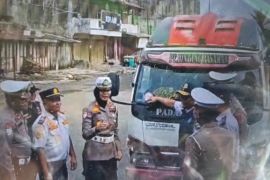 Dishub-Satlantas Pasaman Barat cek kelaikan kendaraan umum Lebaran