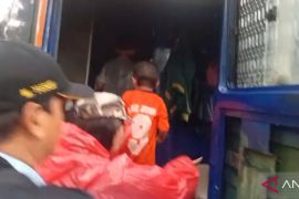 Satpol PP Jaksel jaring satu keluarga manusia gerobak di Tebet pada operasi PPKS