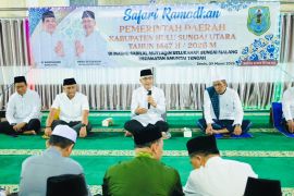 Wabup HSU ajak ASN jaga keasrian tempat ibadah