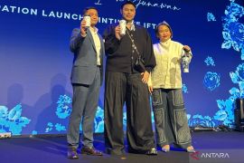 Kopi Kenangan gandeng Ivan Gunawan hadirkan kemasan baru