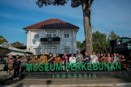 Menbud soroti pentingnya tata ruang pamer Gedung Juang 45 Medan