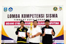 SMKN 1 Surabaya juara LKS bersama Practiclass