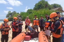 Tim SAR cari nelayan Lebak yang tenggelam di Perairan Wanasalam