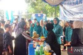 Ketua TP-PKK Tanah Laut berharap Pasar Murah tekan laju inflasi