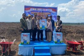 Galeri Foto - Dukung Ketahanan Pangan Nasional, Polres Siak dan RAPP Tanam Jagung Pipil seluas 40 hektare