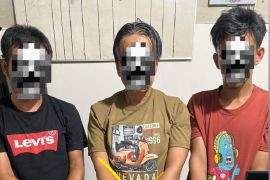 Polres Agam tangkap empat pelaku penyalahgunaan narkotika beserta 14 paket siap edar