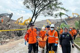 KLH tetapkan mantan Kadis LH DKI tersangka kasus TPST Bantargebang