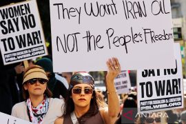 Separuh warga AS salahkan Trump atas kenaikan harga bensin