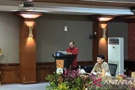 Koster: Bagi pegawai pemkot Denpasar ke seluruh desa buat tangani sampah